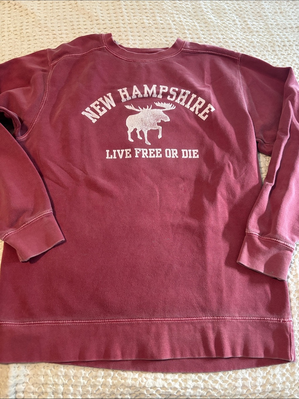 Comfort Colors Maroon New Hampshire Moose Crewneck Sweatshirt S